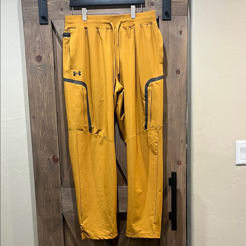 Under Armour Men's Mustard Joggers